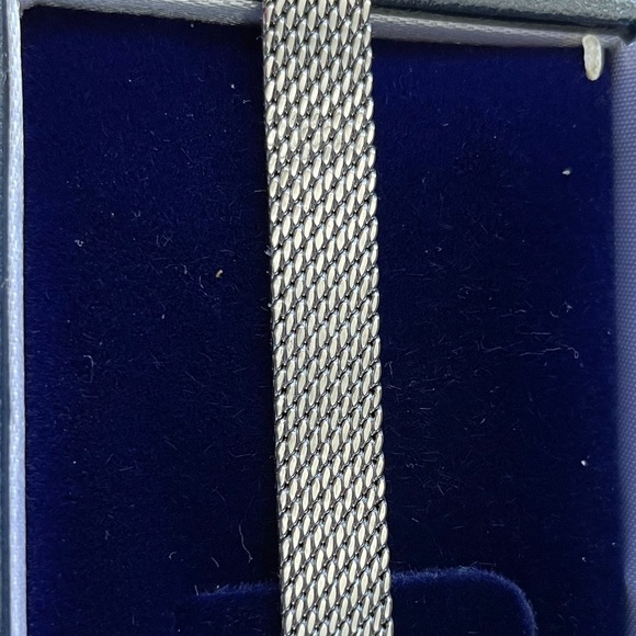 Woman Watch - Picture 2 of 3